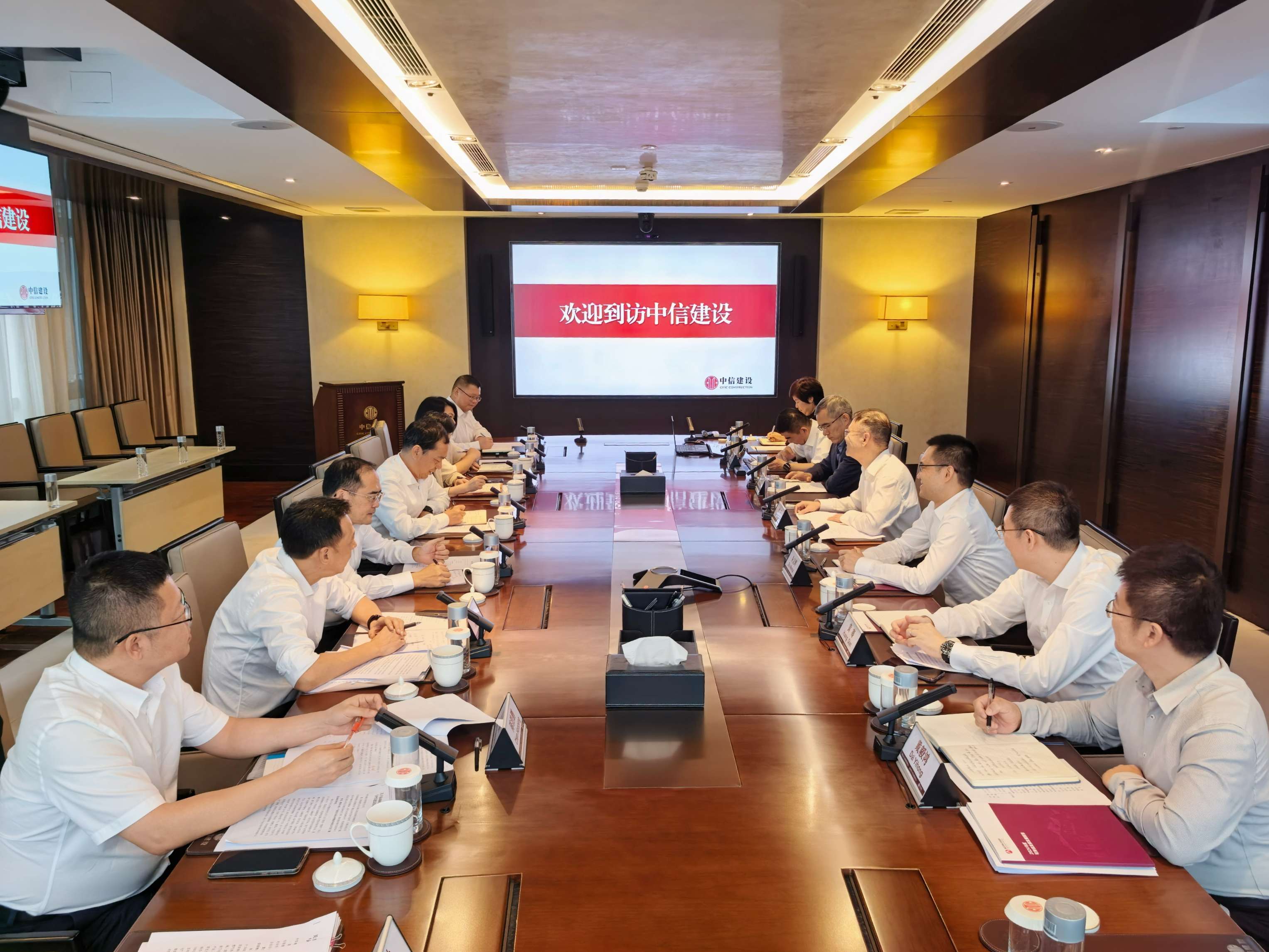 萬(wàn)義輝董事長(zhǎng)率隊(duì)赴中信建設(shè)開(kāi)展業(yè)務(wù)對(duì)接